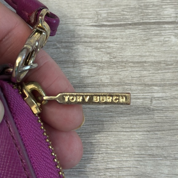 Tory Burch Saffiano Leather Fuchsia Zip Around Wristlet Wallet - Picture 10 of 11